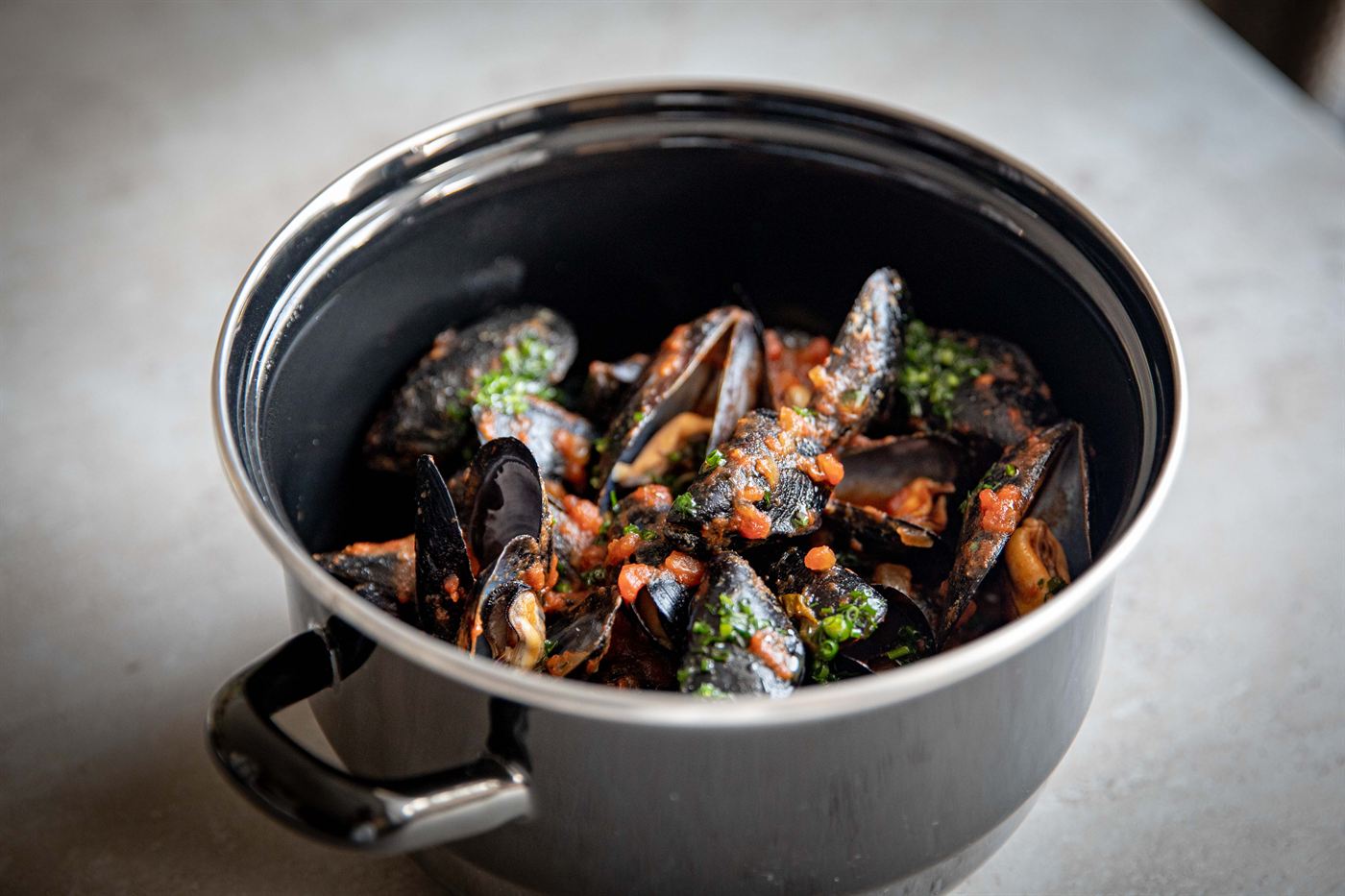 Mussels in the pot