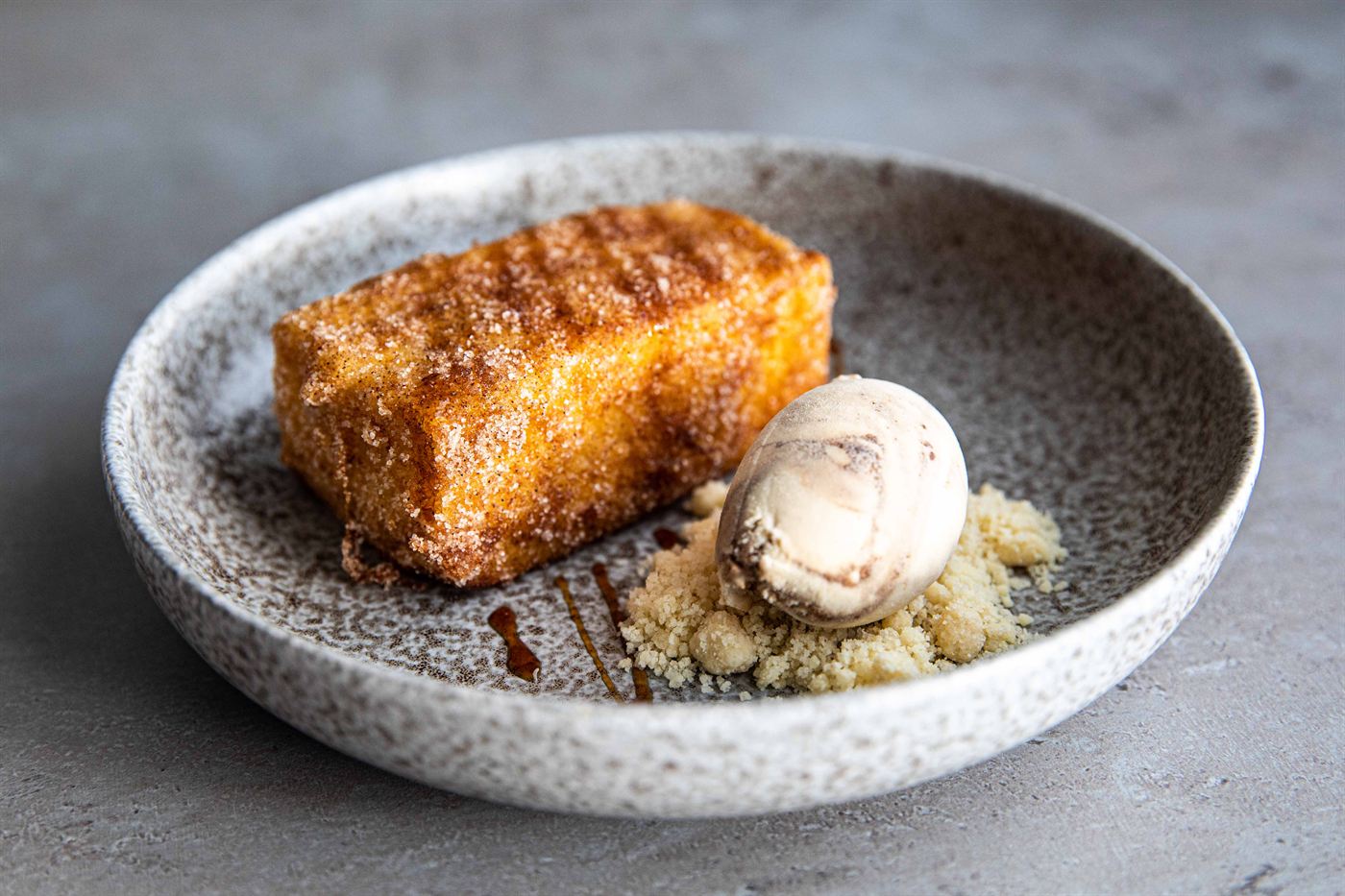 Caramelised brioche with ice cream