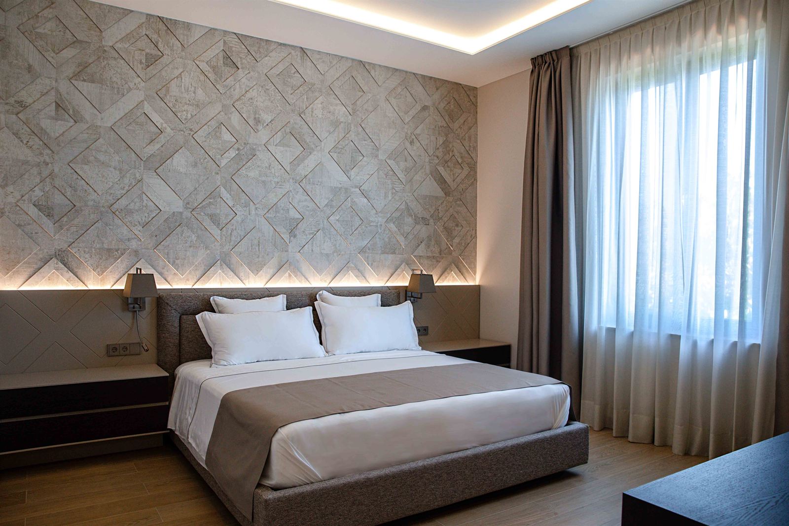 Room 2 - Deluxe Suite