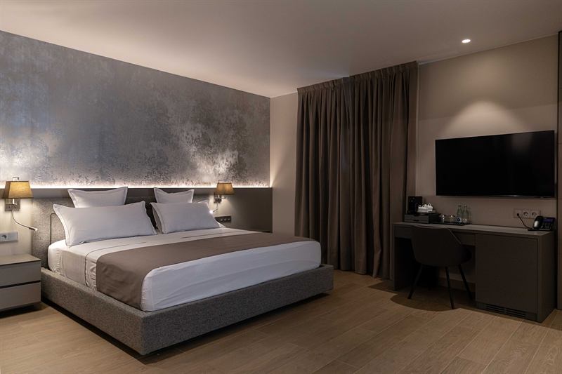 Room 8